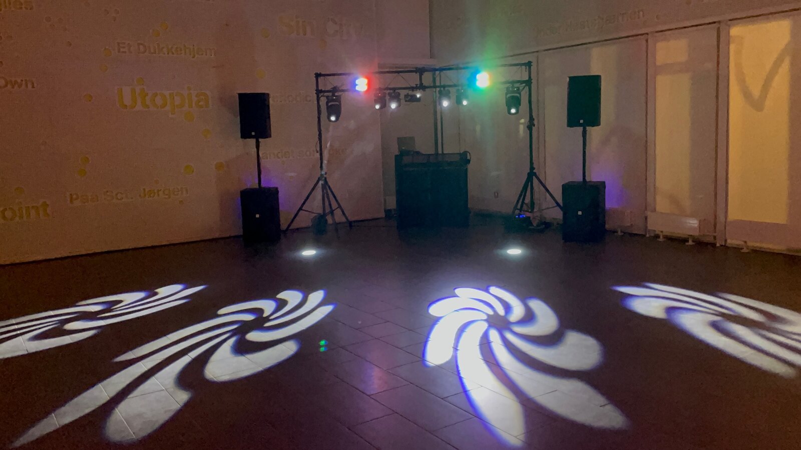 MSG 04 2026 – swirl-gobos tegner dansegulvet op